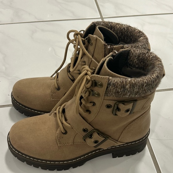 Cliff’s Winter Boots - Picture 2 of 5